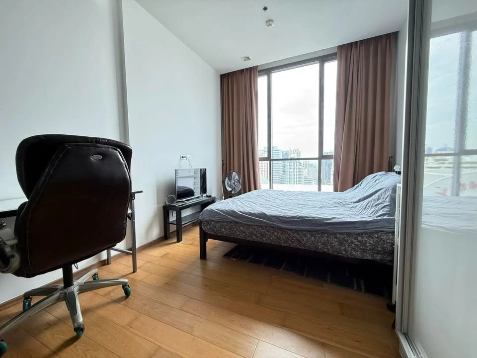 For sale: Hyde Sukhumvit 13, 1 bedroom, 1 bathroom, fully furnished + electrical appliances. If you don't reserve, you'll really miss out.