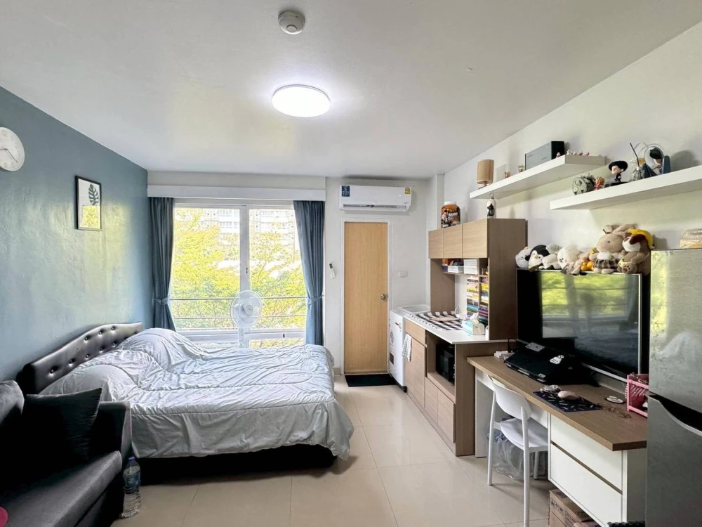 Selling I-house Laguna Garden RCA, Building D, 4th floor. Fully furnished with all appliances. Don't miss out!