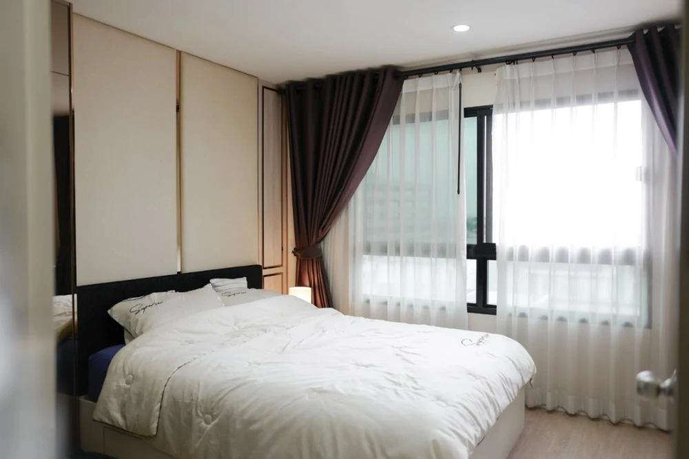 For sale: Icondo Green Space Sukhumvit 77, Phase 1, 7th floor, corner unit, fully furnished with built-in furniture. Reserve now and you won't be disa