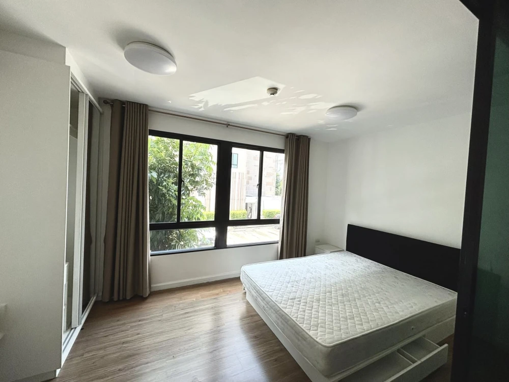 Selling 2 comfortable condo units at Icondo Salaya. Comes fully furnished with appliances. Book now!