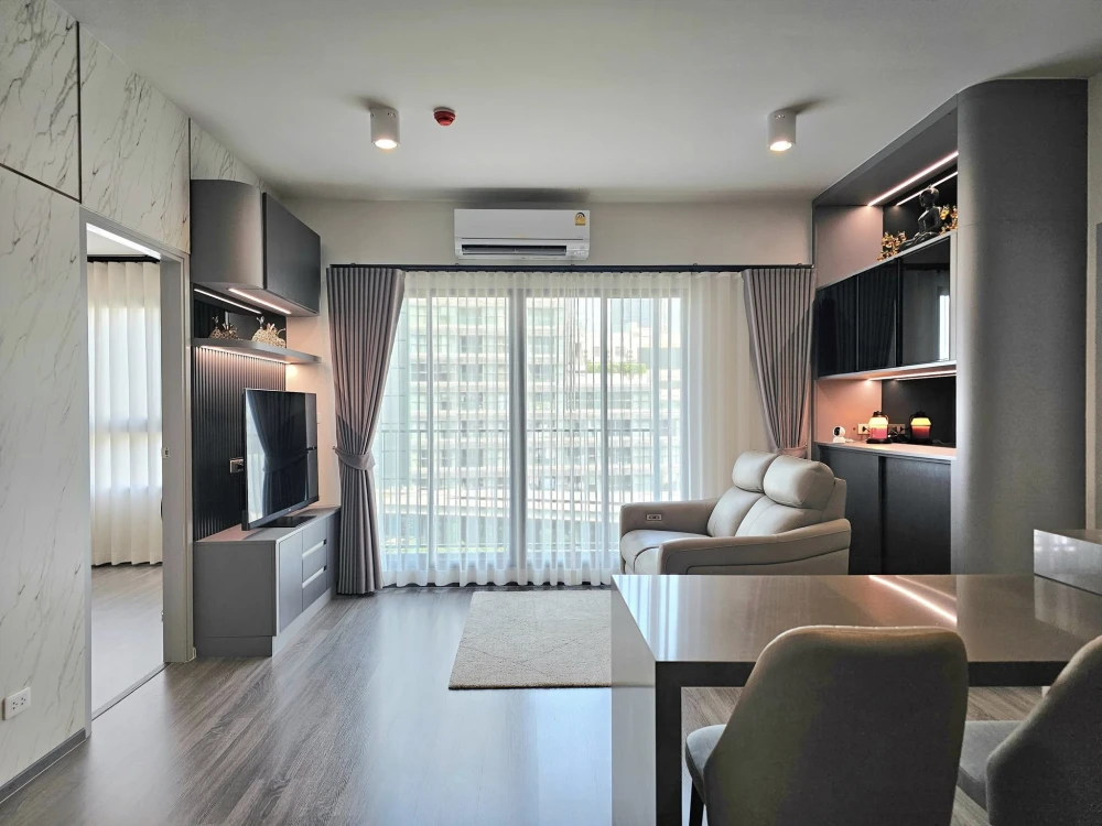 IDEO Chula Samyan for sale, corner room facing Si Phraya Road, beautifully built-in decoration, quality furniture in every piece, don't miss out.