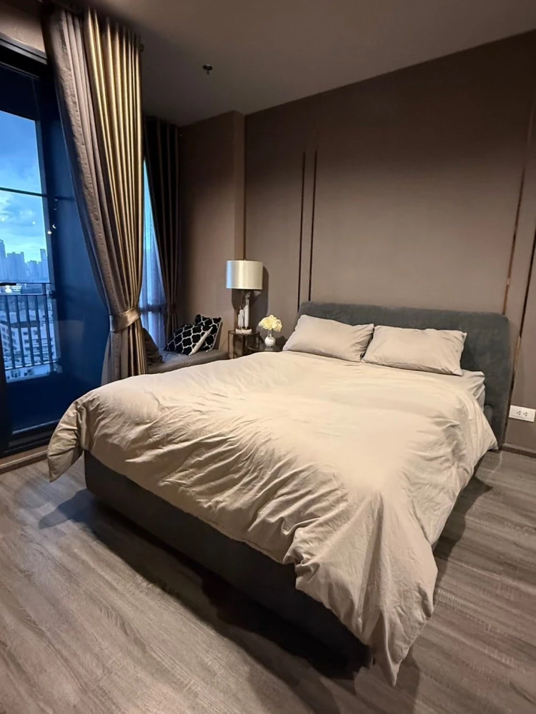 Selling Ideo Mobi Rangnam condo. Beautifully decorated unit with a stunning color scheme. Fully furnished. What are you waiting for?