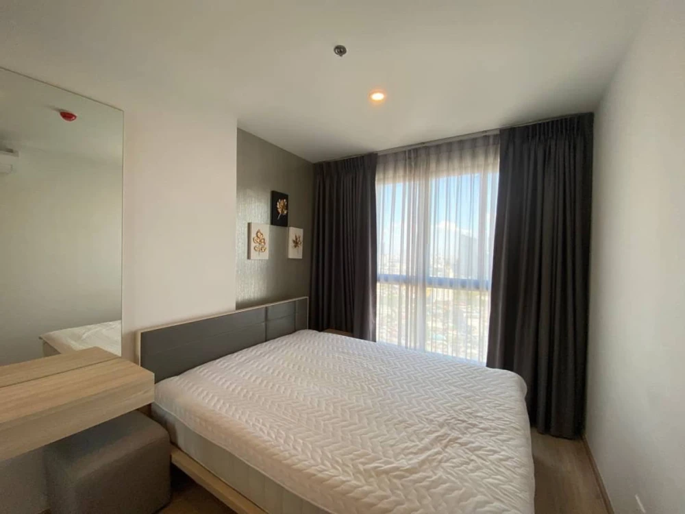 Selling Ideo O2 condo units. Nice and fully furnished. Book now!