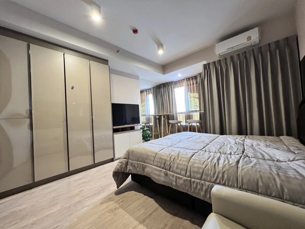 For sale: IDEO RAMA 9–ASOKE, beautiful room, stylishly decorated, comes with built-in wardrobe, reserve now.