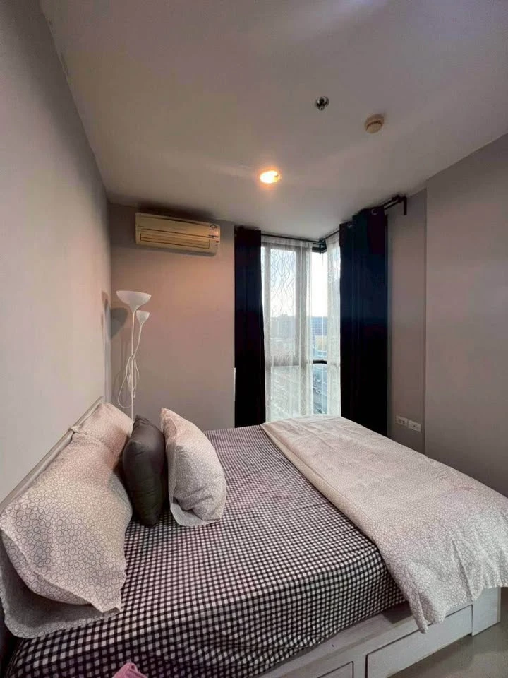 Selling Ideo Ratchada-Huaykwang condo, ready to move in. Just bring your bags! Book now before it's too late!