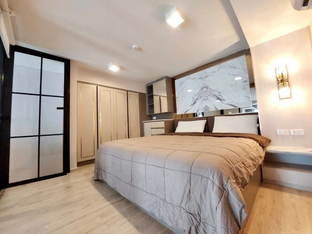 Selling Ideo Sathorn-Wongwian Yai, 26th floor, beautiful city view, fully furnished, ready to move in. Book now!