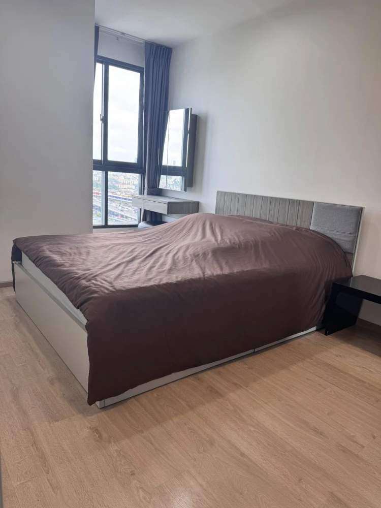 For sale Ideo Wutthakat 1 bedroom 1 bathroom, comes with furniture and complete facilities. Hurry and reserve now!