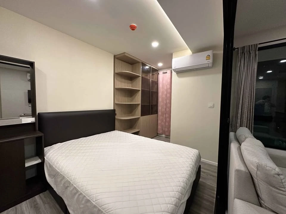 For sale: Ikon Sukhumvit 77, 4th floor, Building C, fully furnished, with electrical appliances ready to use. Must buy!!