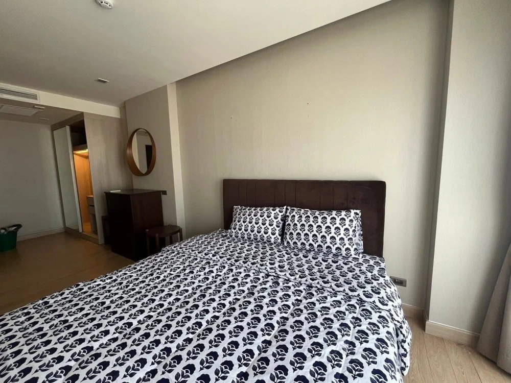 Infinity One for sale, spacious room with lots of usable space, good location, comes with complete furniture and appliances. Reserve now!