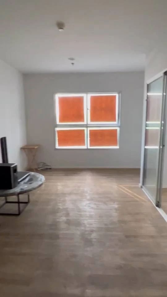 Selling ISSI Condo Suksawat, unfurnished unit, 6th floor, beautiful unblocked swimming pool view. Don't miss out!