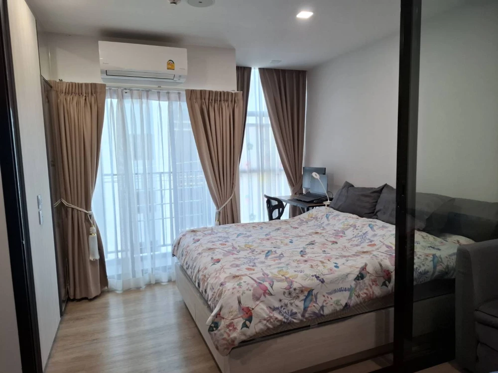 Selling IVORY Ratchada 32, 1 bedroom unit. Fully furnished with excellent facilities and common areas. Don't miss out!