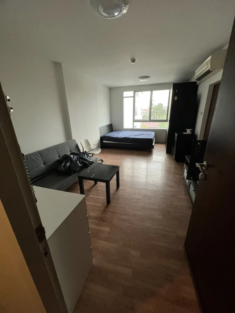 For sale: Ivy Ratchada, studio room, clean, airy, fully furnished, can't miss out on booking.