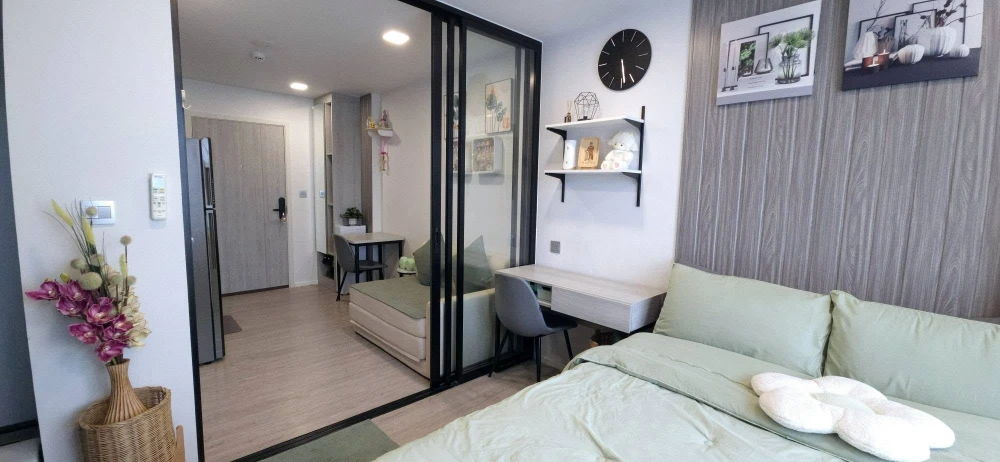 Selling Kave Ava, 8th floor unit, with high-quality built-in furniture. Excellent location, convenient transportation. Book now!
