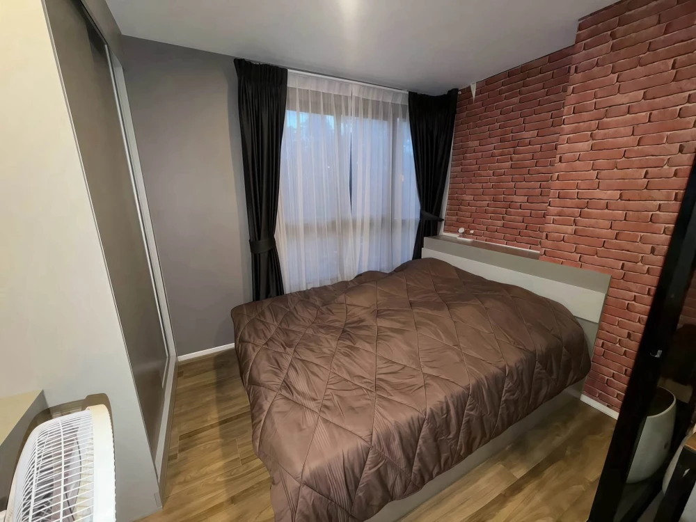 Selling Kensington Laemchabang - Sriracha, fully furnished unit with high-quality wallpaper, in a prime location. Book now!