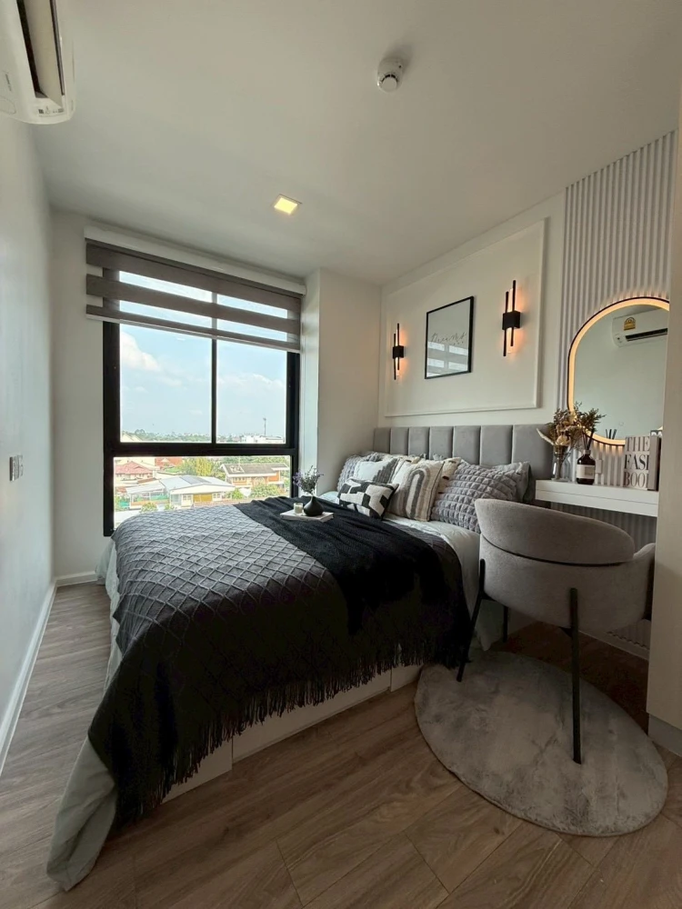 Selling Kensington Pahol-Kaset, beautifully decorated, luxurious and upscale unit with complete amenities. Book now!