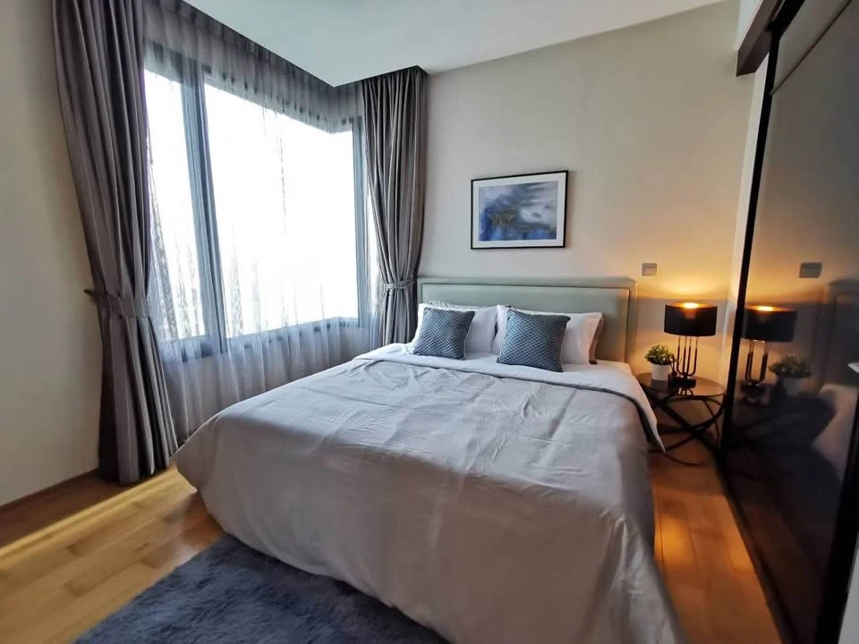 Keyne by Sansiri for sale, very high floor unit, 2 bedrooms, 2 bathrooms, fully furnished, don't delay.