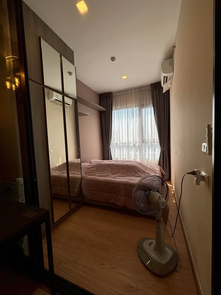 Selling or rent a fully furnished, built-in unit at Knightsbridge Prime On-nut. Located on a very high floor with stunning city views. A must-have!