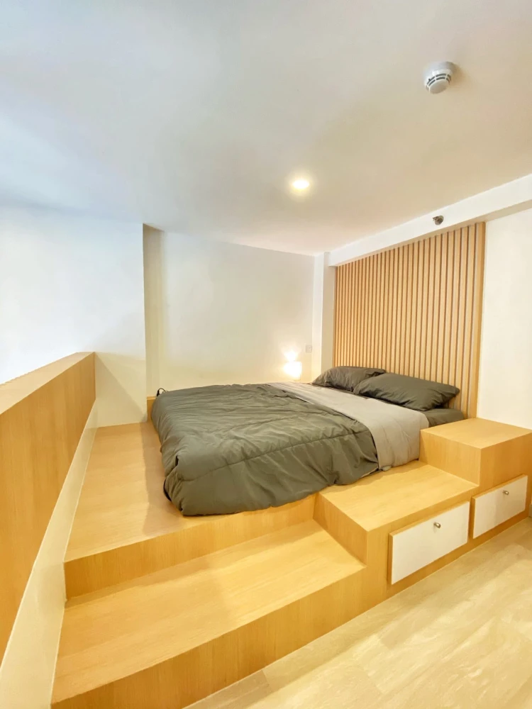 Knightsbridge Prime Sathorn for sale with unobstructed panoramic city views. Beautifully decorated in a minimalist style. Reserve now!
