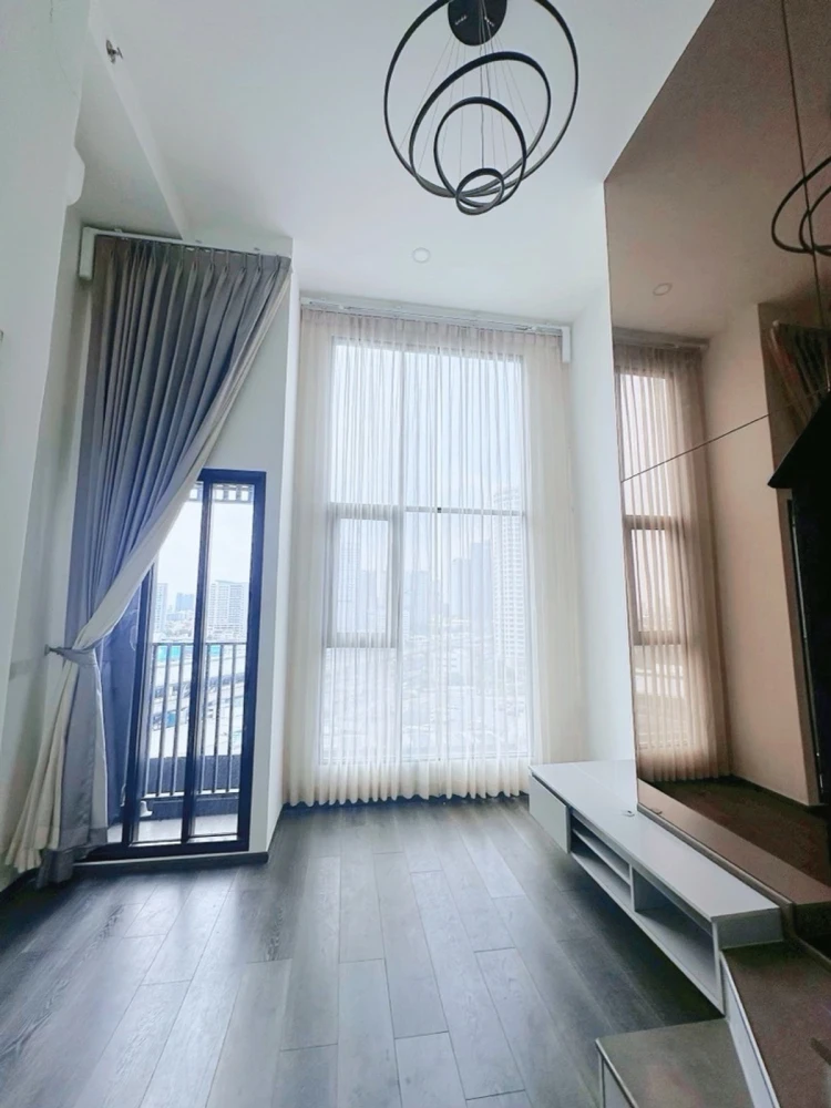 Selling KnightsBridge Space Rachayothin, 14th floor. Great location, great place to live. Book now!