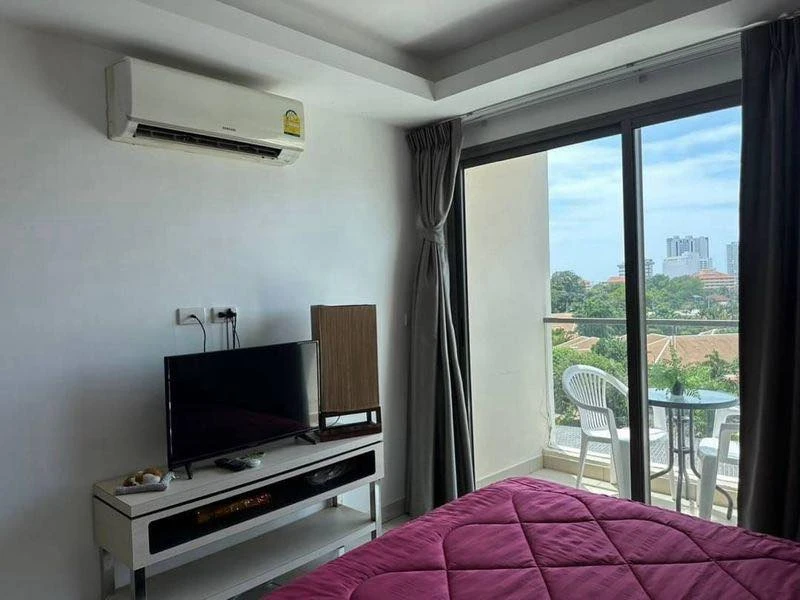 Selling Laguna Beach Resort 2, located near Jomtien Beach with stunning city views. Book now to secure your spot!
