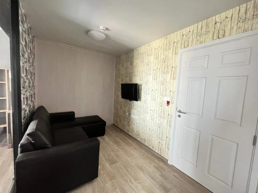 For sale: Larissa Condo Praksa 5, a lovely room on the 4th floor with nice wallpaper. Convenient transportation. Reserve now!