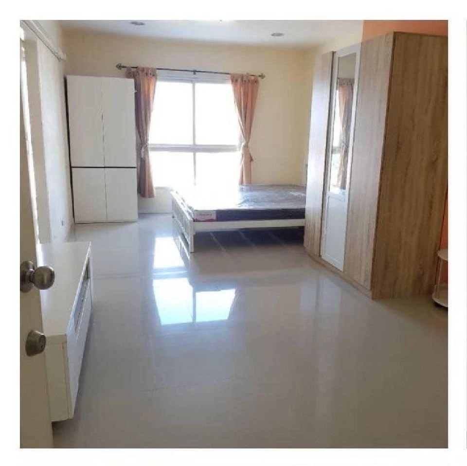 Selling Le Rich Rama 3 condos. Spacious and ready to move in, fully furnished. Book now!