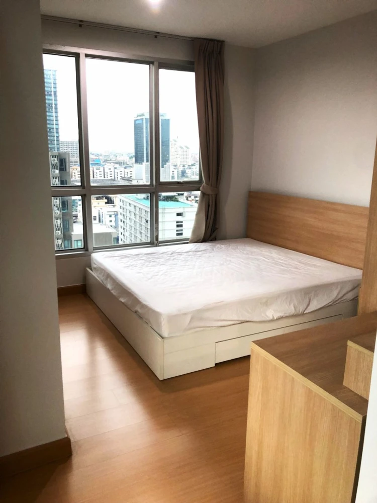 Life @ Ratchada-Huaikwang condo for sale, 15th floor, high floor with city view. Interested in owning one? Book now!