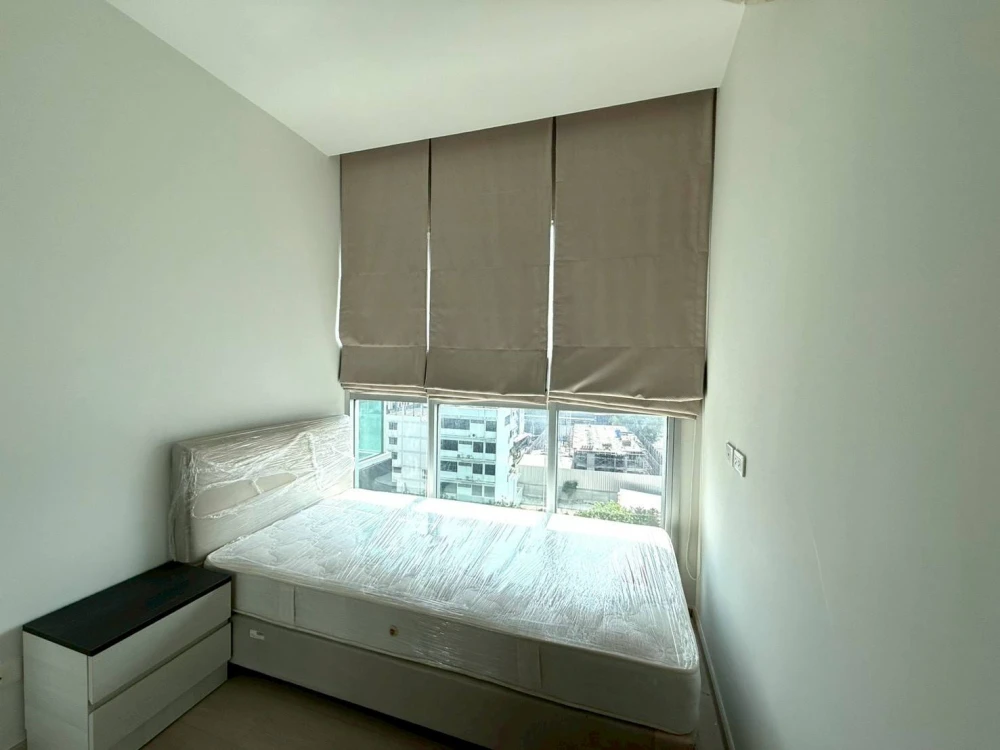 Selling Life @ Ratchada-Huaikwang, 2 bedrooms, spacious living area, great location, convenient transportation. Book now!