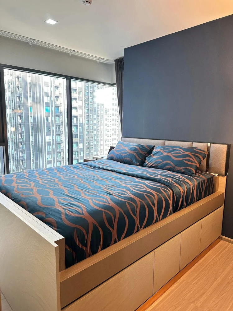 Life Asoke Hype high-floor units for sale, fully furnished. Book now!