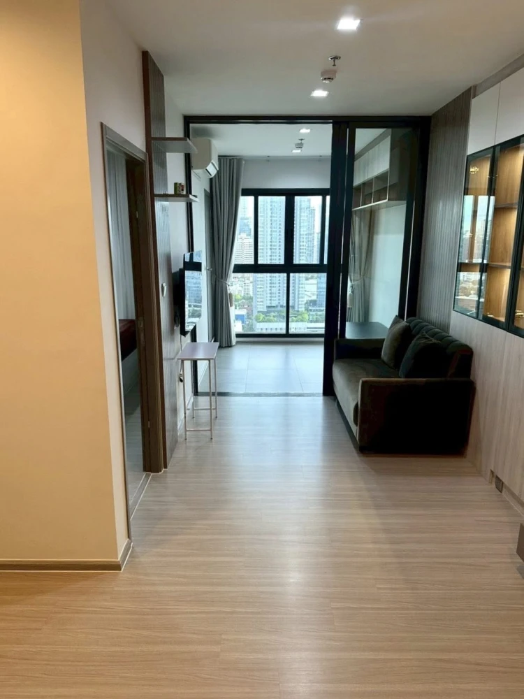 For sale: Life Asoke Hype, 1 bedroom, 1 multipurpose room, Asoke view, not blocked, don't miss it.