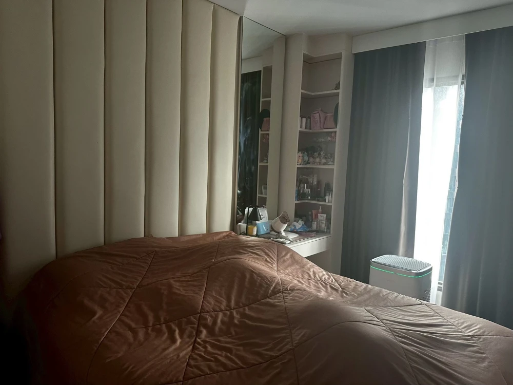 Selling Life Asoke-Rama 9 condo, high floor, city view, good ventilation, not hot, fully furnished, built-in bedroom, ready to move in.