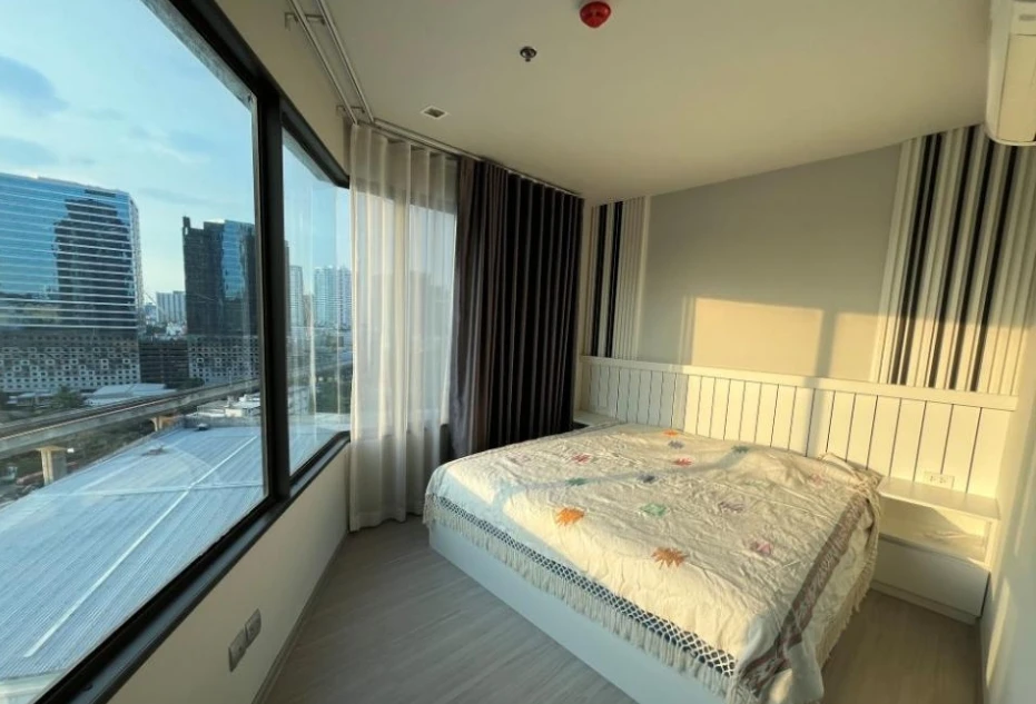 For sale: Life Ladprao, 14th floor, corner room, glass all around, fully furnished, ready to move in, reserve now, urgent!
