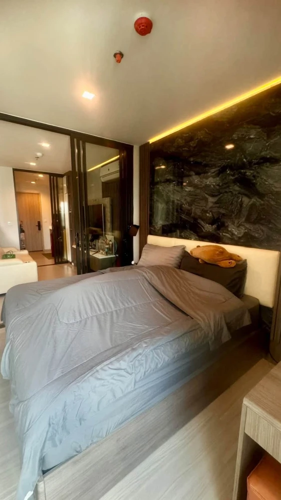 For Sale: Life Sathorn - Sierra. 1-Bedroom Plus unit on a high floor with an unobstructed view and excellent natural light. Fully furnished and ready
