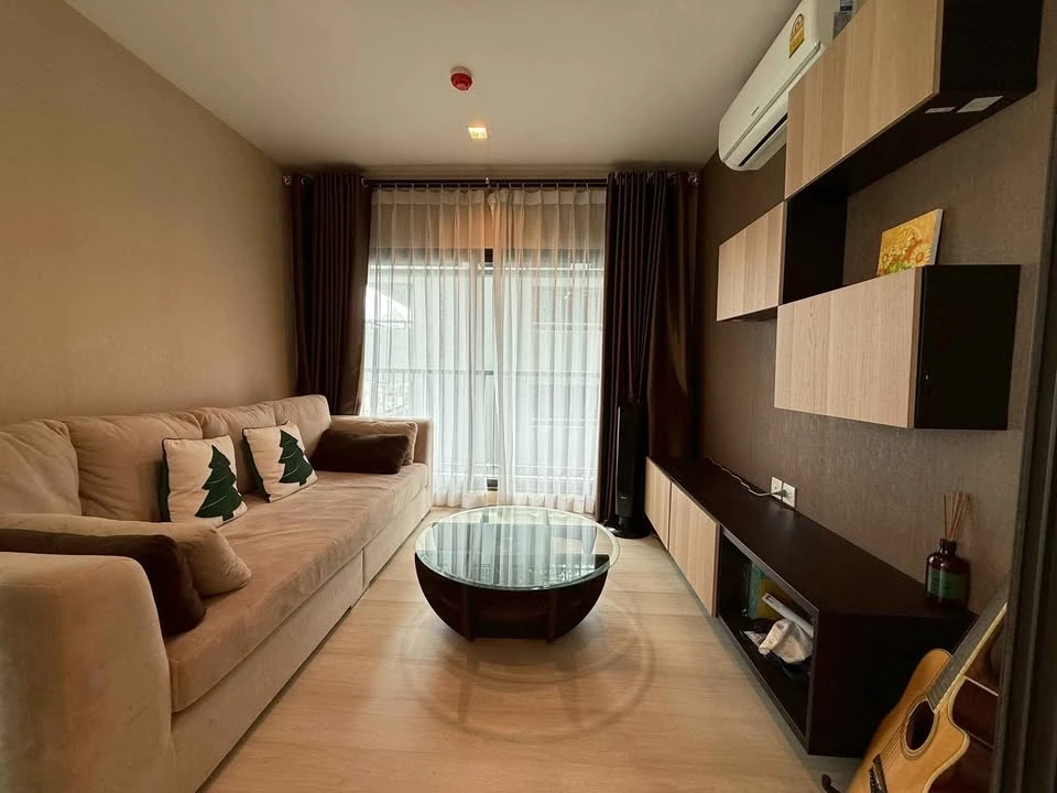 For sale: Life Sukhumvit 48, 5th floor, corner room, next to fire escape, no noise from neighboring rooms, perfect for relaxation, must book.
