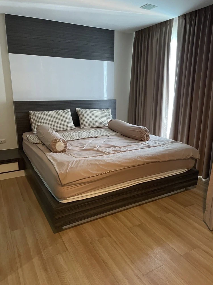 Living Avenue Bangsaen for sale, spacious room with plenty of usable space, comes with complete facilities, swimming pool view, reserve now.