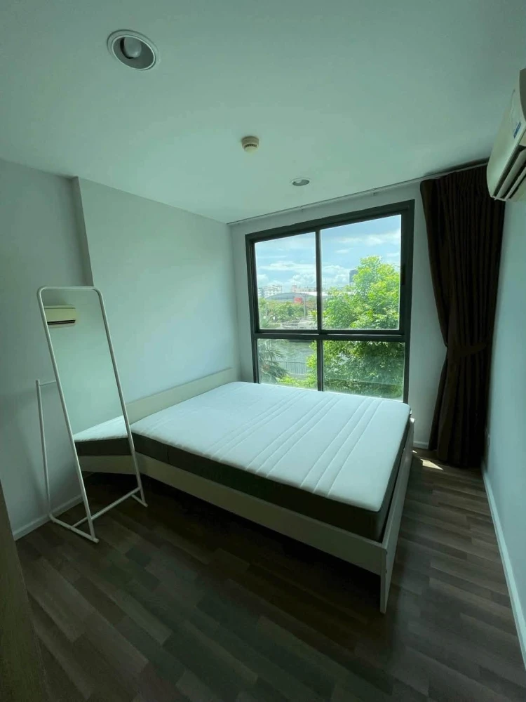 Selling Living Nest Ramkhamhaeng. North-facing balcony with canal view. Peaceful atmosphere. Fully furnished and ready to move in.