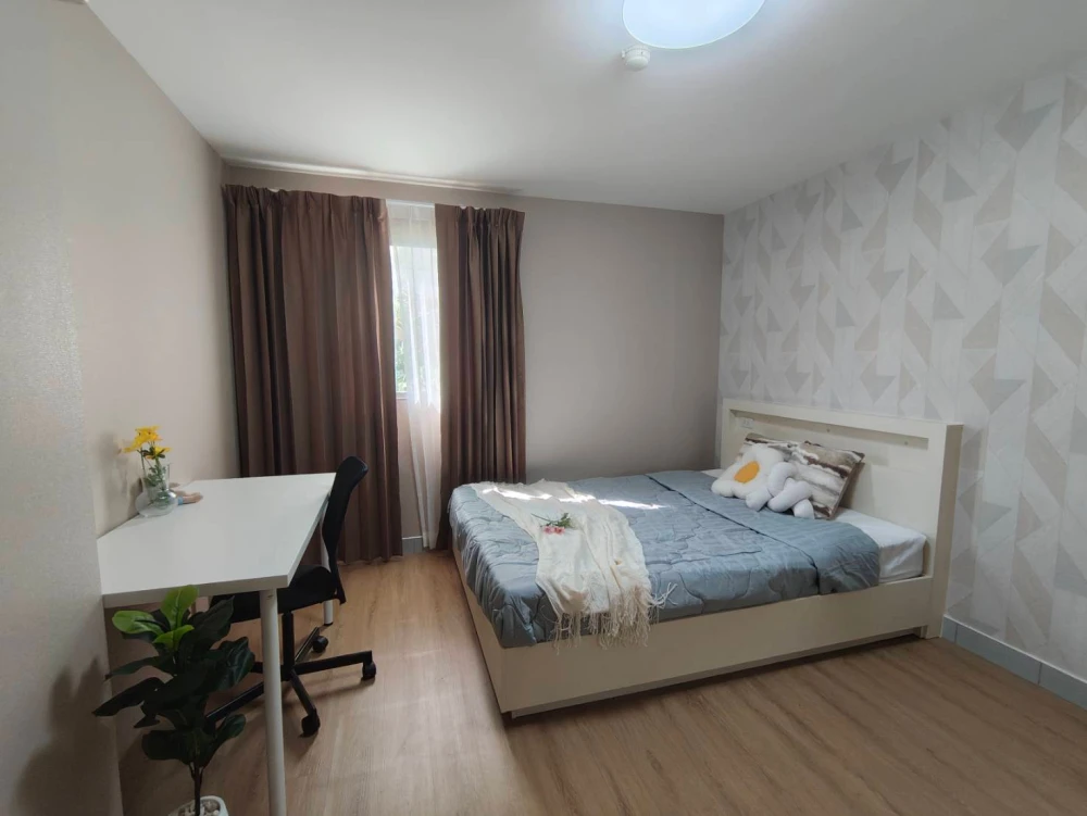 Selling a beautiful, fully furnished condo at Lumpini Center Nawanin (Happy Land Phase 5). Book now!