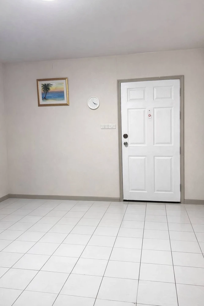 Selling a 2nd floor unit at Lumpini Center Sukhumvit 77. Excellent location and fully furnished. Book now!