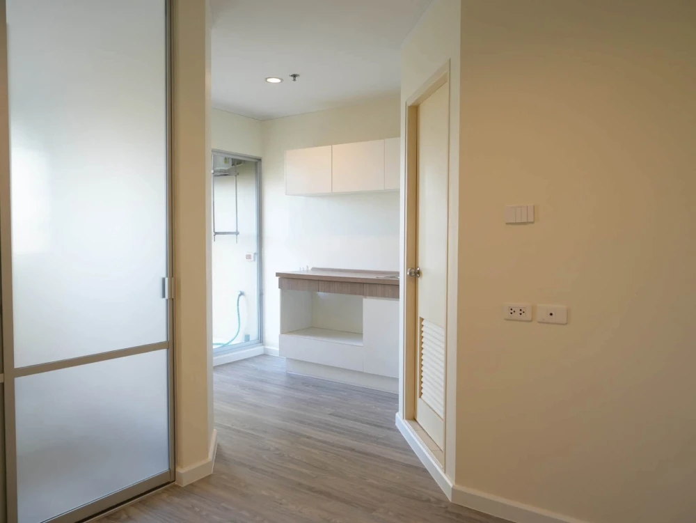 Selling a nice condo unit at Lumpini Condo Town Ramintra – Nawamin, 9th floor, in a great location with convenient transportation. Book now!