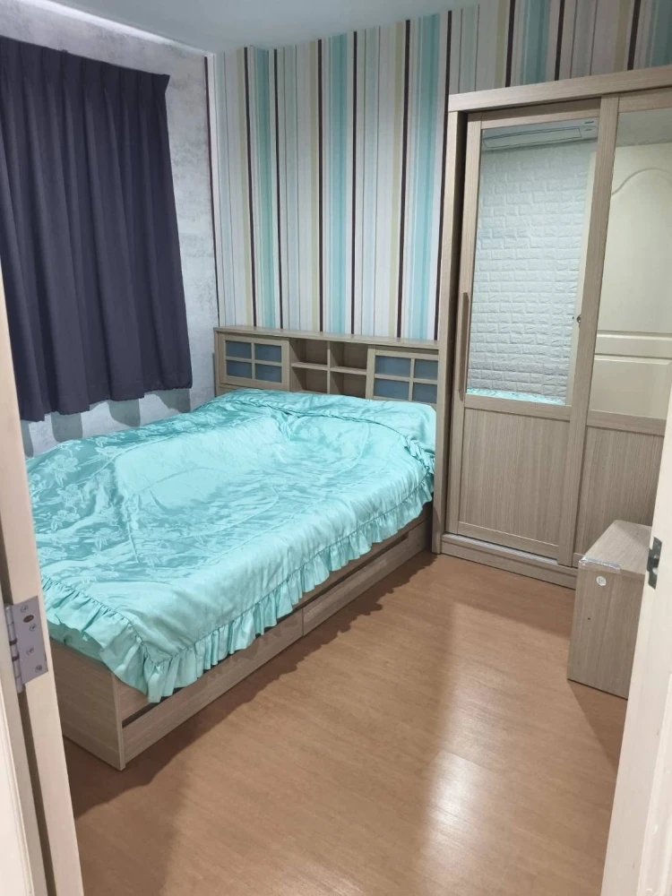 Selling Lumpini Condo Town Rattanathibet. Nice unit, fully furnished, great location, convenient transportation. Book now!