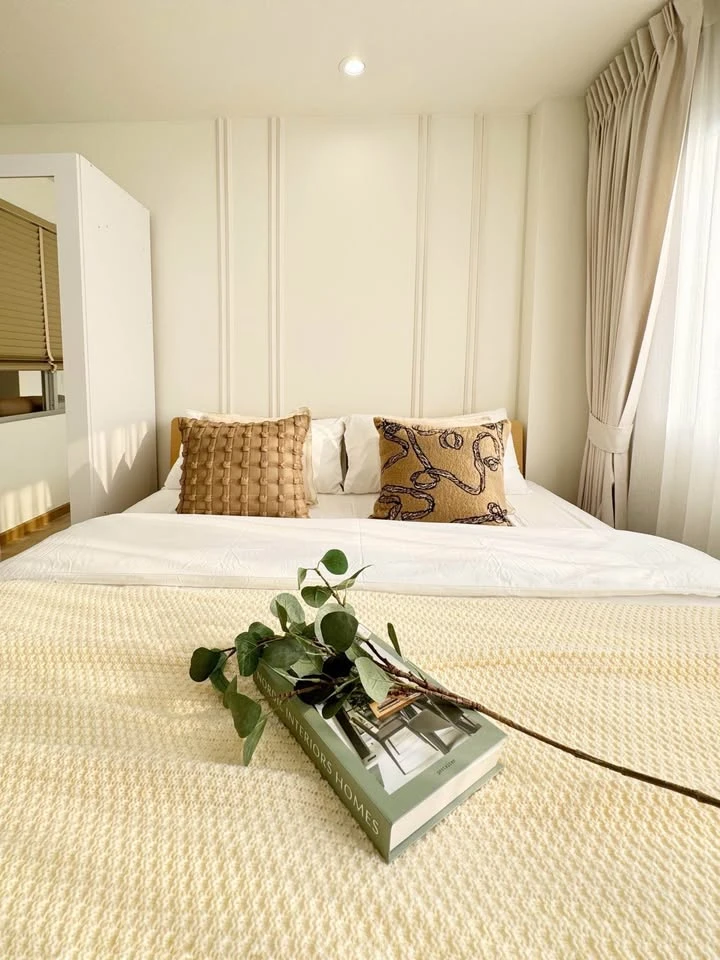 Selling Lumpini Condotown Bodindecha-Ramkhamhaeng. Ready to move in, fully furnished. Just bring your belongings and move right in! Don't miss out!!!