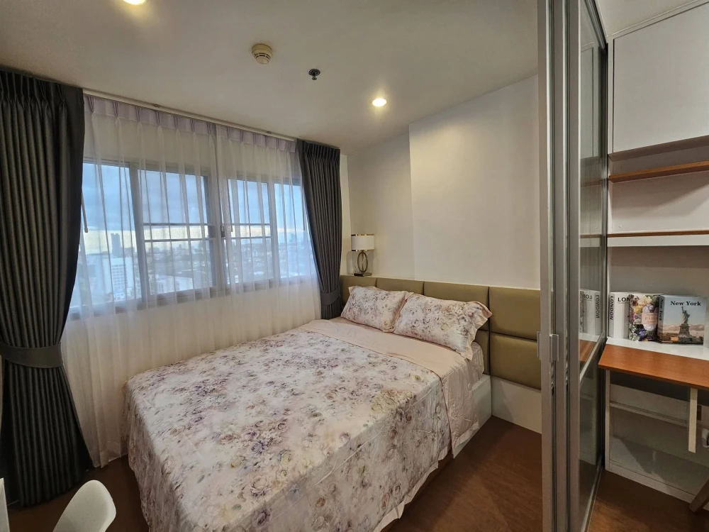 Selling Lumpini Condotown North Pattaya Sukhumvit, studio unit with high-quality built-in furniture. Move-in ready!