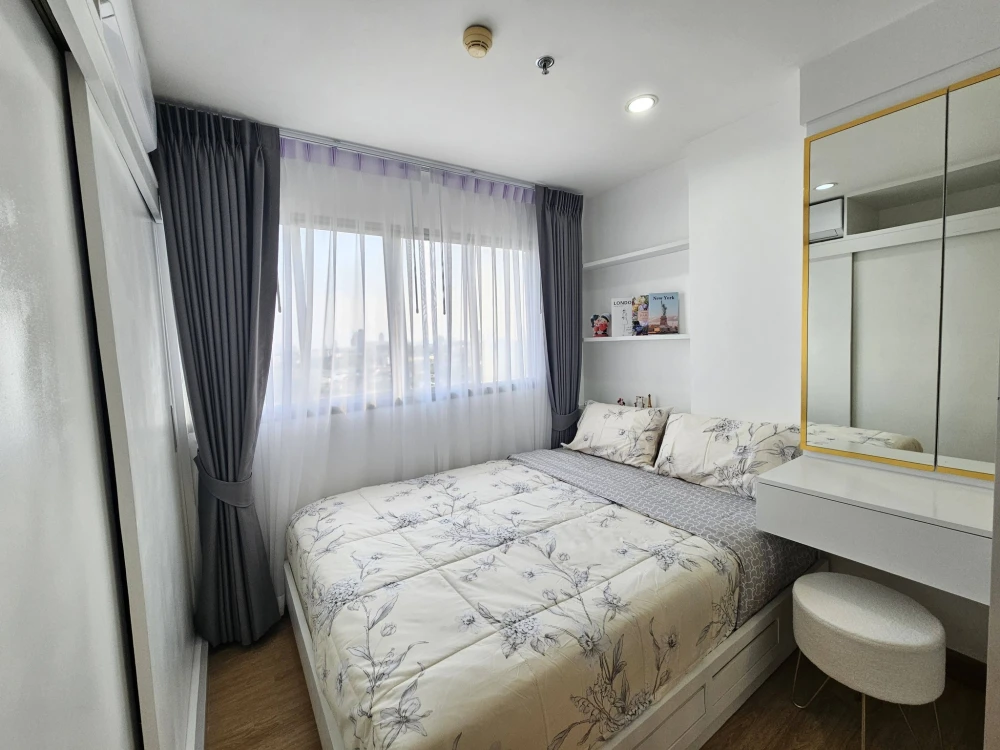 Selling Lumpini Condotown North Pattaya Sukhumvit. Beautifully decorated unit with a stunning color scheme. Fully furnished. Book now!