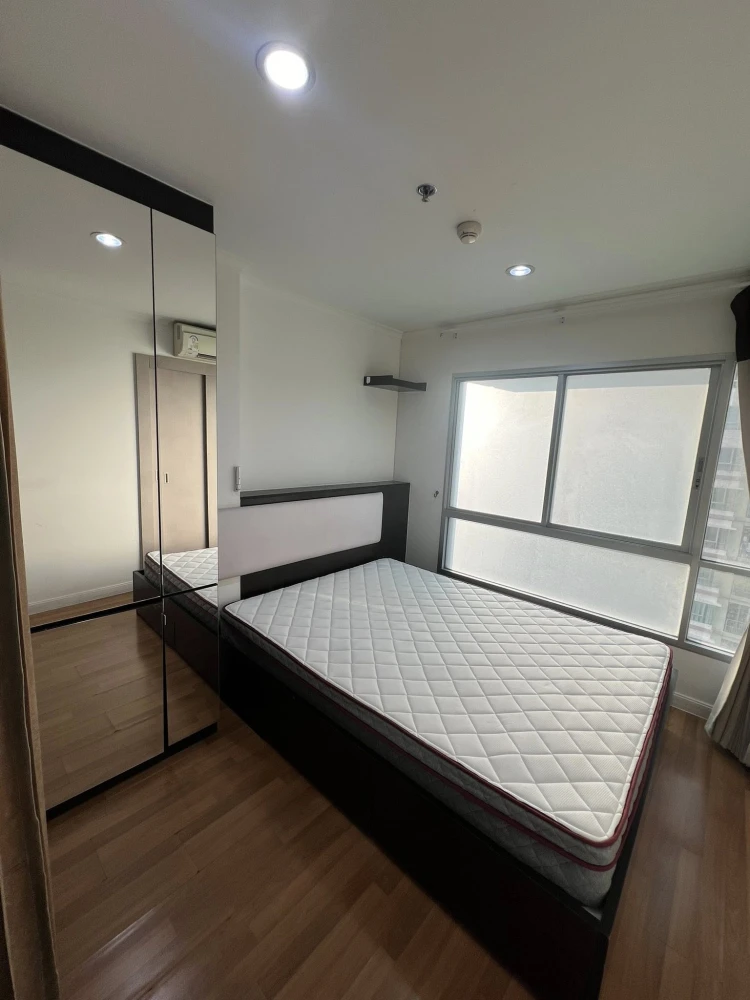 Selling a 17th-floor unit at Lumpini Park Riverside - Rama 3. Excellent location, beautiful unblocked view. Don't miss out!