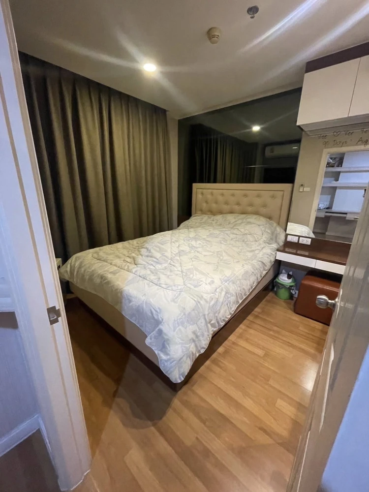 For sale: Lumpini Park Riverside - Rama 3. Lovely room with built-in walls and quality furniture. Beautiful river view. Don't miss it!