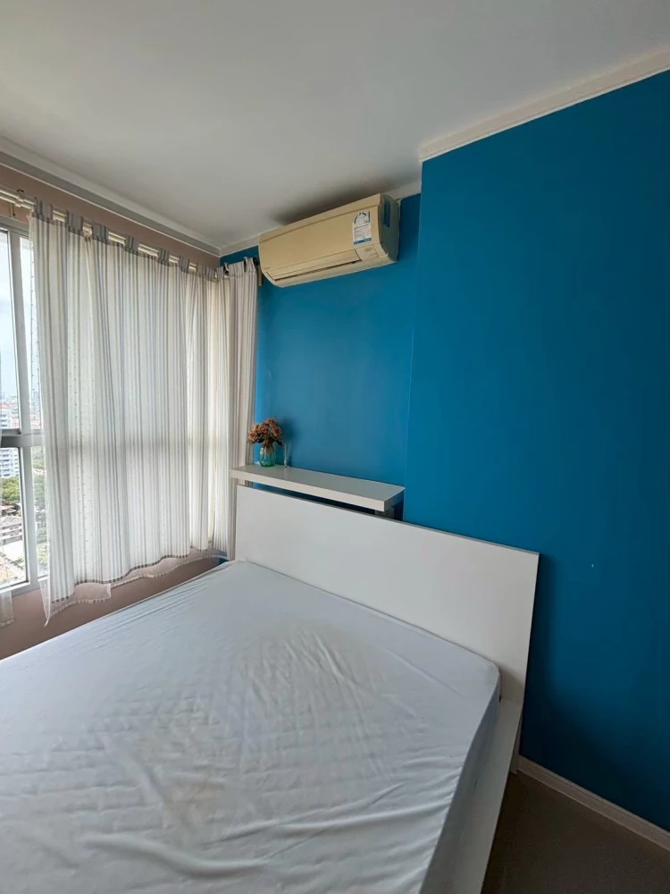 Selling a unit at Lumpini Park Beach Jomtien, 21st floor. Enjoy stunning sea and city views from a high vantage point. Don't miss out!