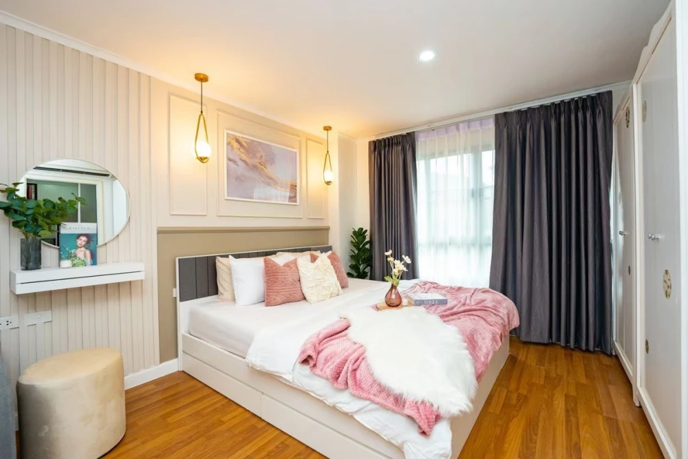 Selling Lumpini Place Rama VIII, 1st floor, garden view, beautiful room, fully furnished and ready to move in. Book now!