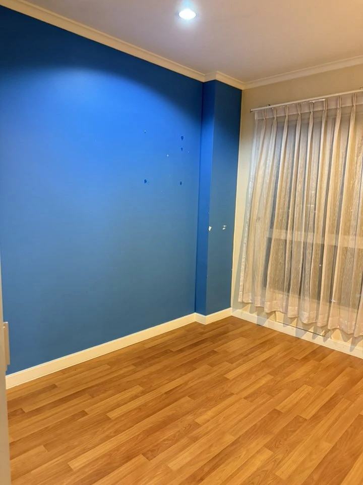 For sale: Lumpini Place Ratchayothin, corner room with privacy, beautiful wallpaper, city view, reserve now.