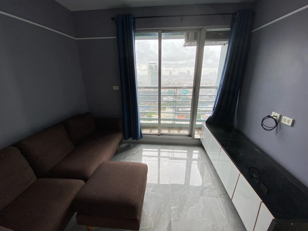 For sale: Lumpini Place Water Cliff, 2 bedrooms, high floor, beautiful view, ready to move in, reserve now, don't miss out.