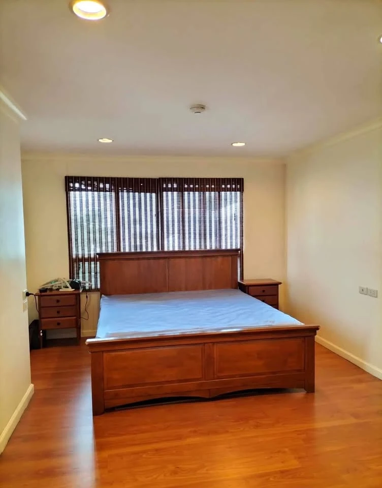Selling Lumpini Suite Ratchada - Rama 3. Beautiful, spacious, and airy room, ready to move in. Fully furnished with appliances. Book now!
